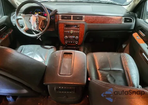 2012 Chevrolet Suburban K1500 Ls z USA, uszkodzony, nr VIN 1GNSKHE76CR287780